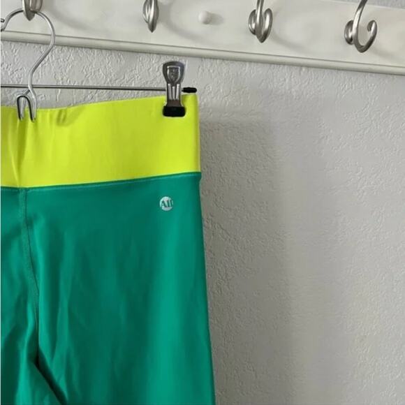 All Access Center Stage Green & Neon High Rise Leggings - Picture 3 of 4